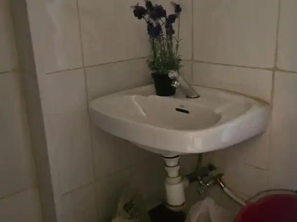 Bathroom of Commercial properties for rent in Alcorcón