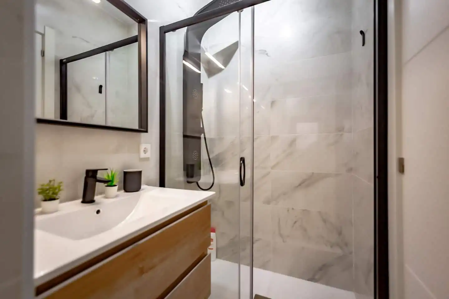 Badezimmer von Wohnung zur Miete in Sevilla mit Terrasse, Möbliert und Internet