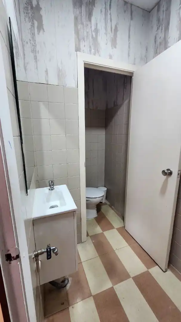 Bathroom of Commercial properties for rent in Miño