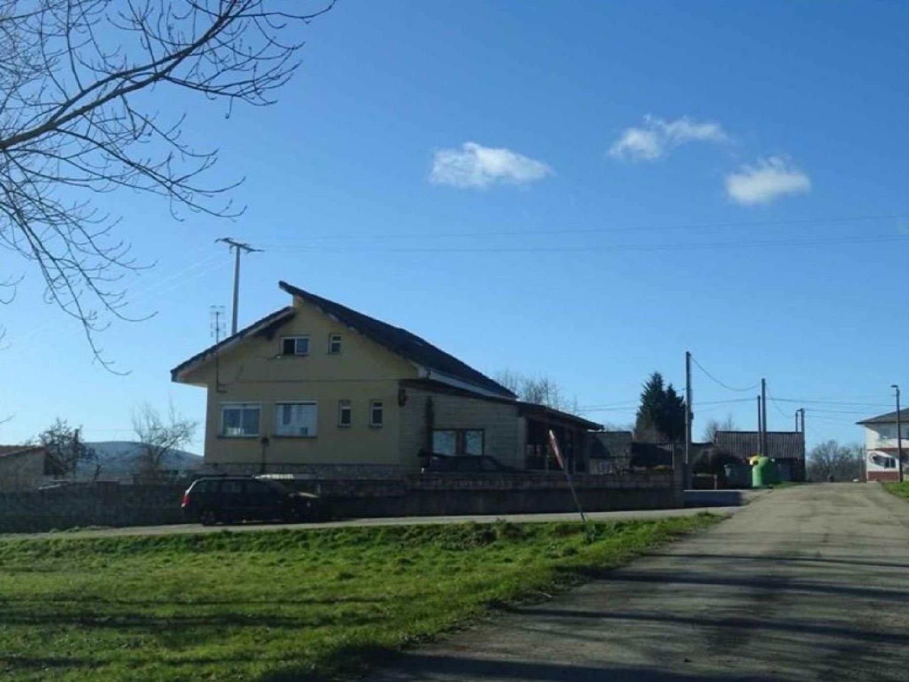 Exterior view of House or chalet for sale in Villagatón