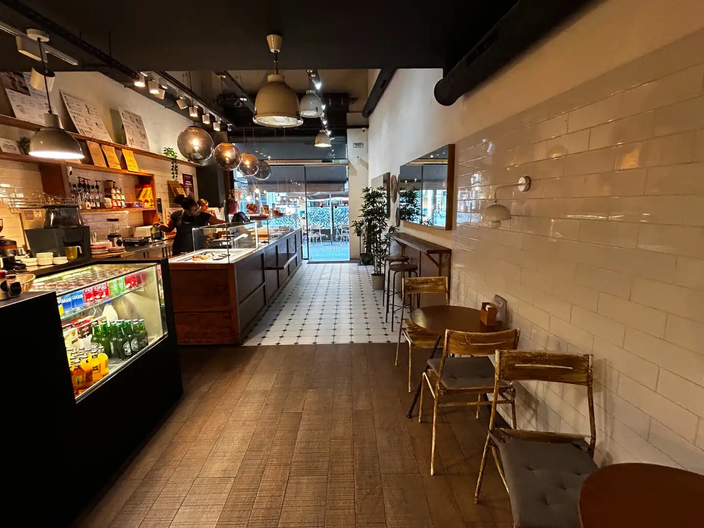 Business premises for transfer in Eixample, imagen 2