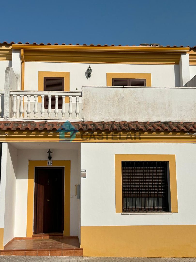 Vista exterior de Casa adosada en venda en Alconchel amb Moblat