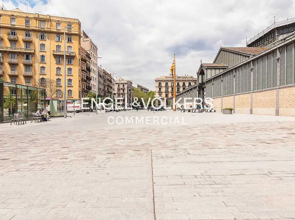 Vista exterior de Local de lloguer en Barcelona amb Aire condicionat, Calefacció i Terrassa