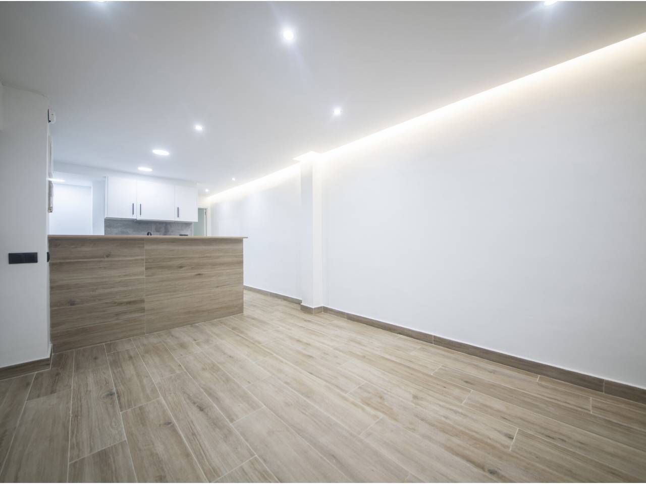 Kitchen of Study for sale in  Barcelona Capital  with Parquet flooring