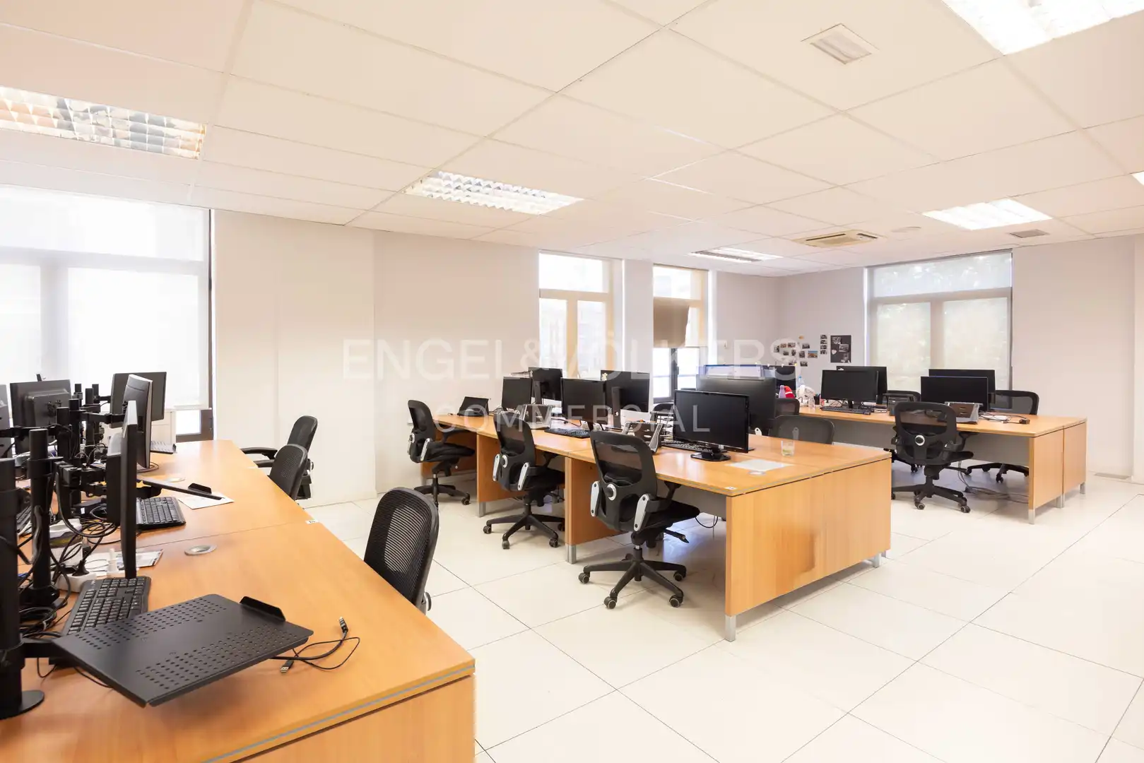 Office for rent in Barcelona  with Air Conditioner