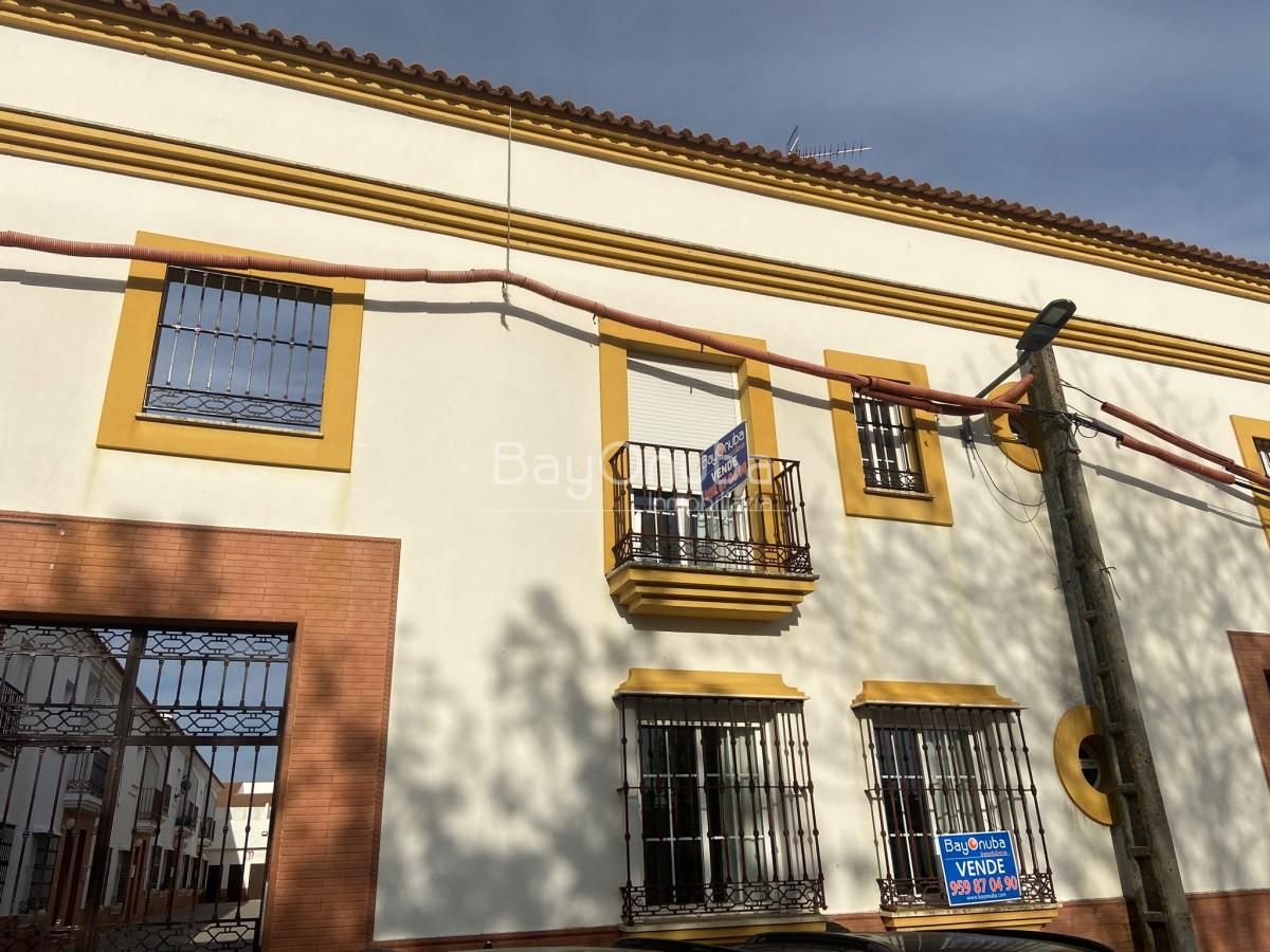 Casa adosada en venda a Calañas