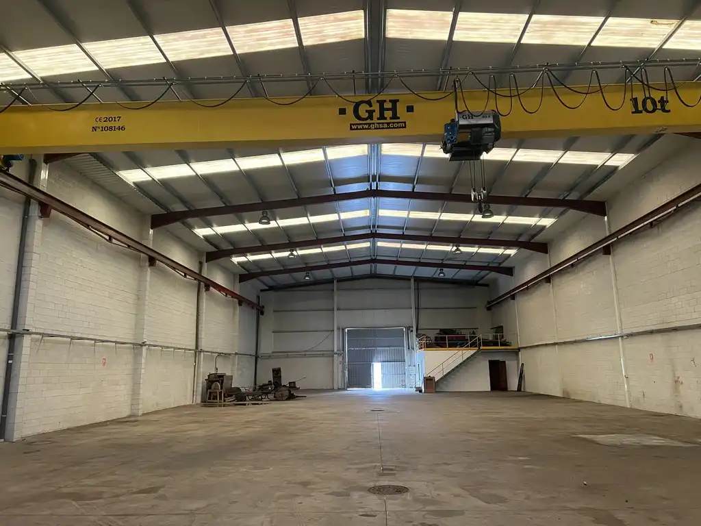 Nave industrial de alquiler en Begonte
