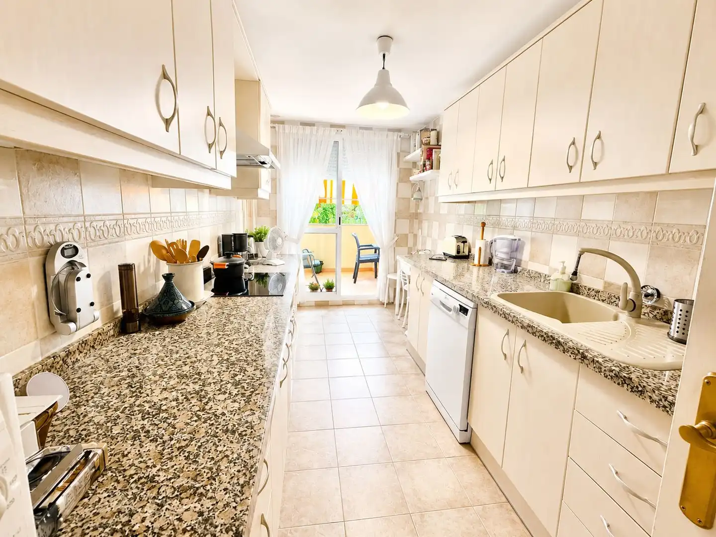 Kitchen of Flat for sale in Fuengirola  with Air Conditioner, Terrace and Furnished