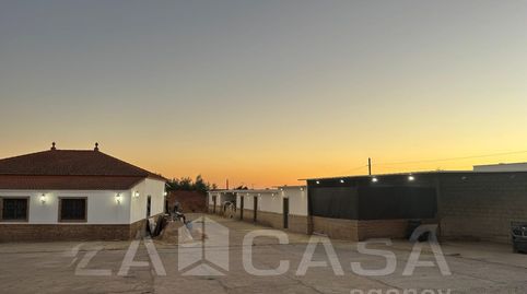 Foto 2 de Casa o xalet en venda a Urbanización Federico Echaguy, Entrenúcleos, Dos Hermanas