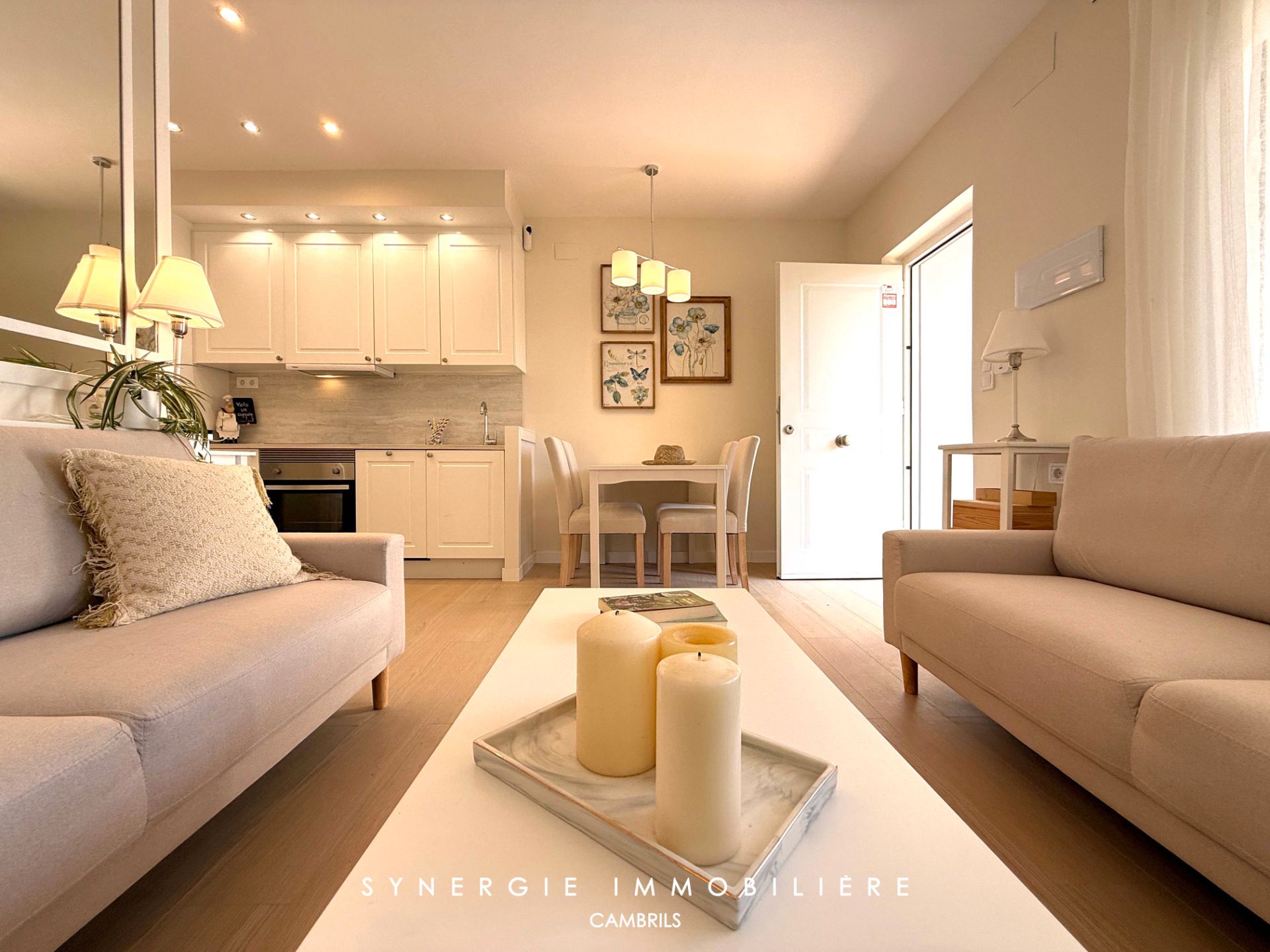 Living room of Flat for sale in Cambrils  with Parquet flooring and Terrace