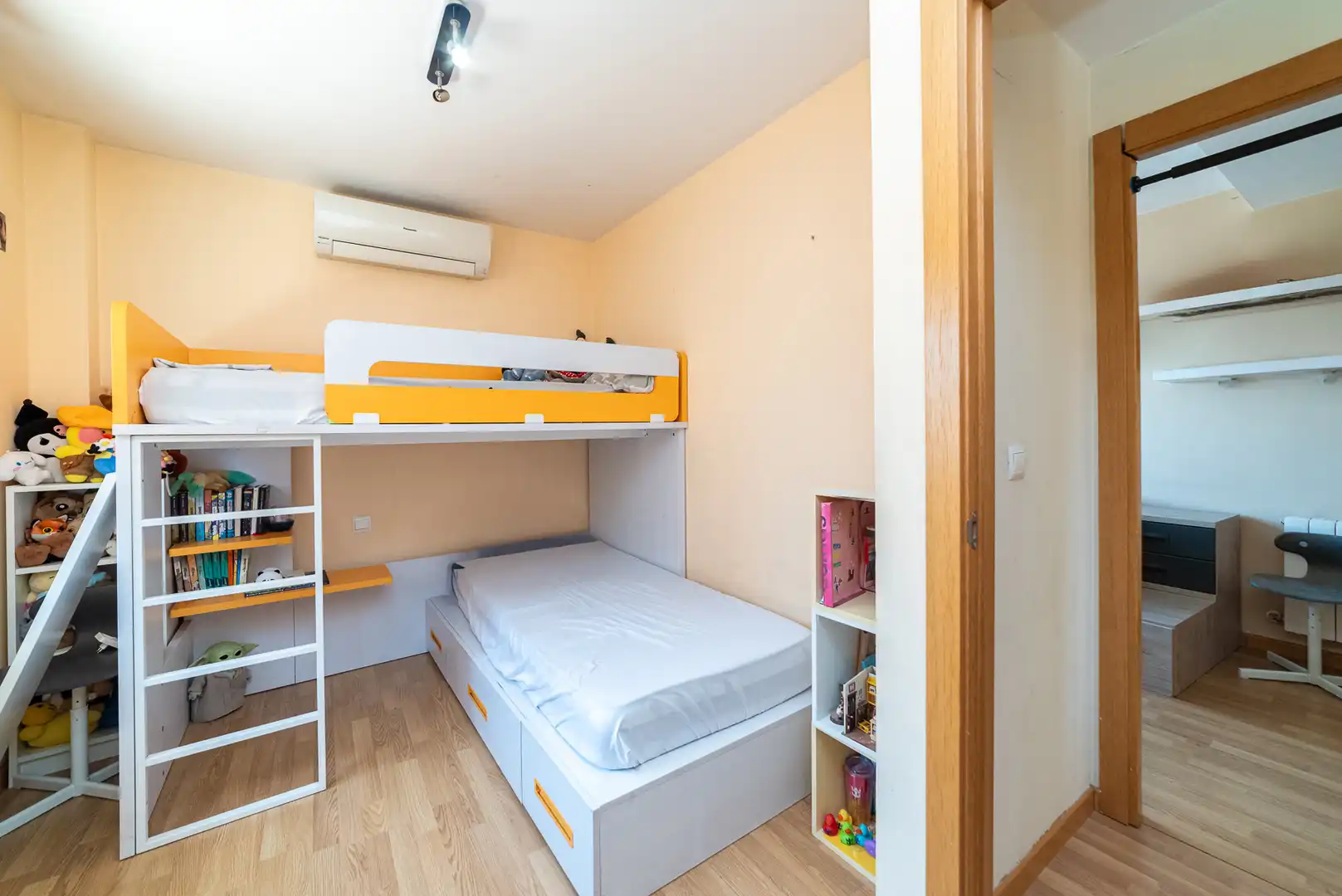 Dormitori de Casa o xalet en venda en Arroyomolinos (Madrid) amb Aire condicionat, Calefacció i Jardí privat