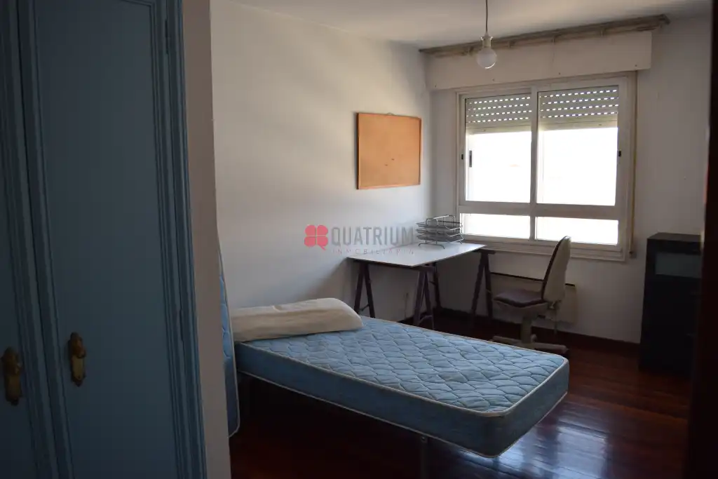 Bedroom of Flat for sale in Santiago de Compostela   with Heating and Furnished