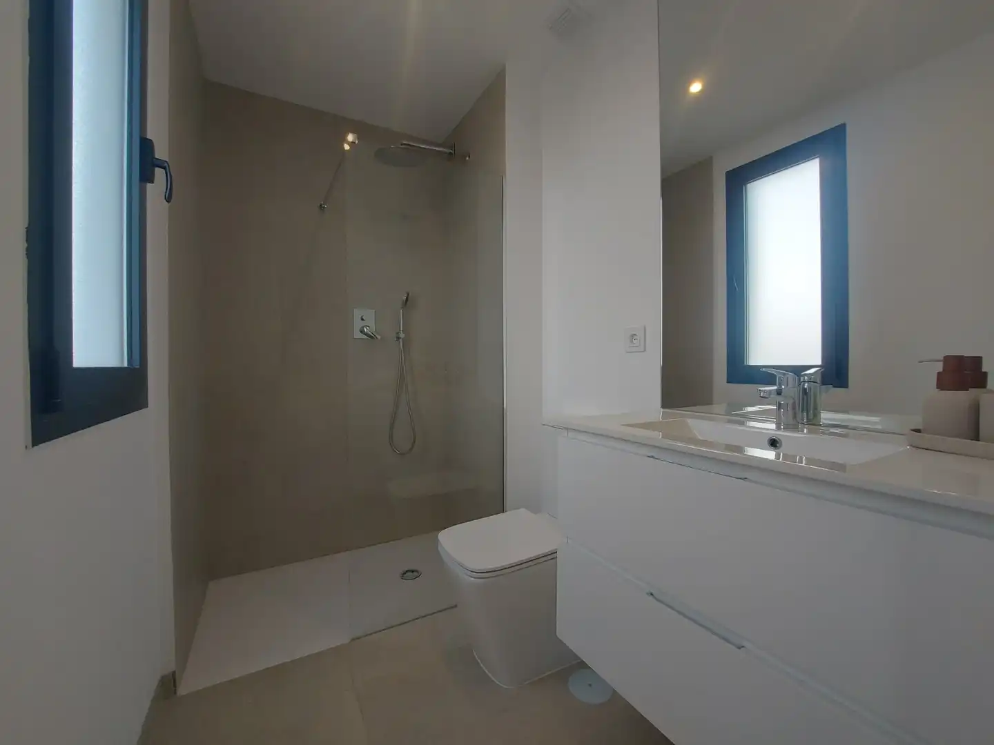 Bany de Casa o xalet en venda en Cartagena amb Aire condicionat, Jardí privat i Terrassa