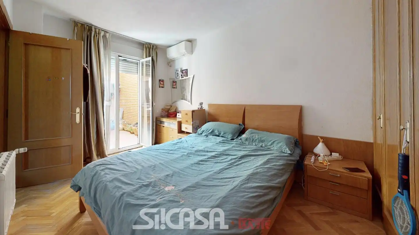 Habitación de Dúplex en venta en Madrid con Aire acondicionado, Calefacción y Terraza