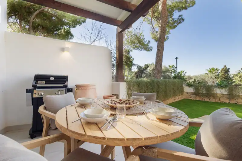 Terrasse von Wohnungen zur Miete in Marbella mit Klimaanlage, Möbliert und Fernseher