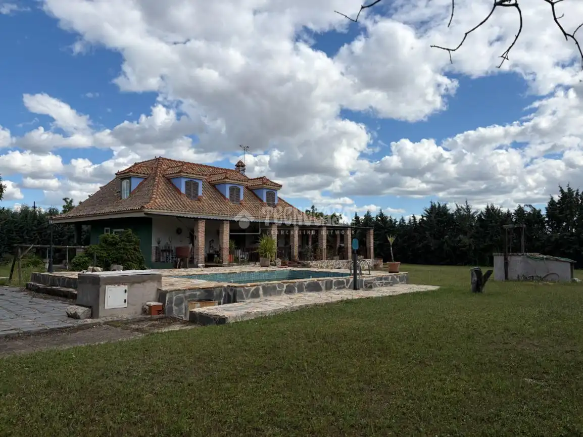 Garden of Houses for sale in Valdetorres de Jarama  with Heating, Private garden and Swimming Pool