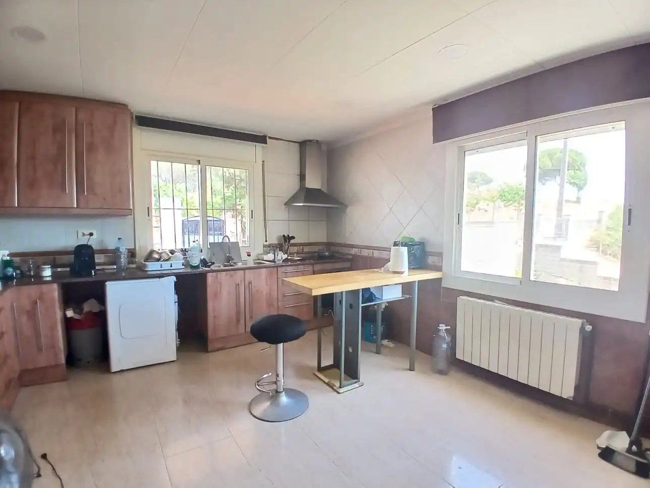 Cuina de Casa o xalet en venda en Barcelona amb Aire condicionat, Calefacció i Jardí privat