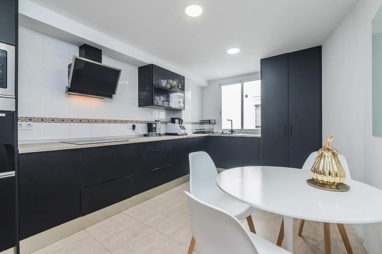 Cocina de Piso en venta en Elche / Elx con Aire acondicionado y Balcón
