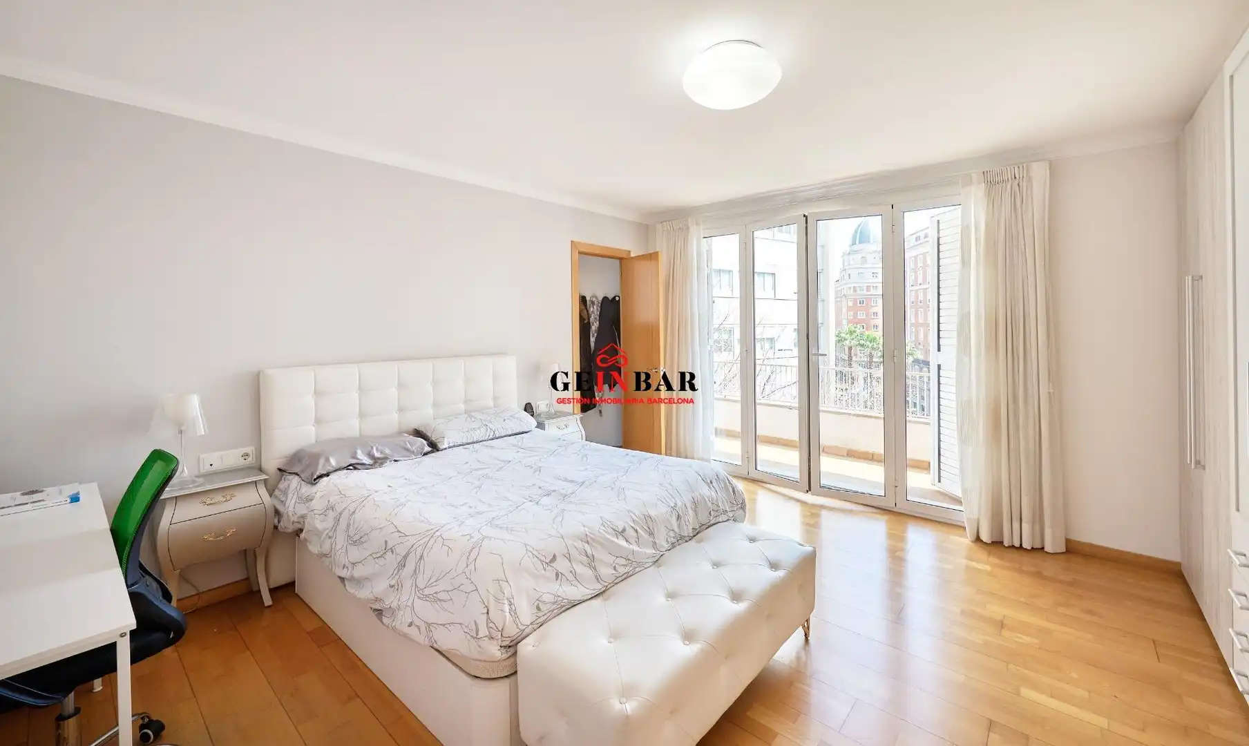 Bedroom of Flat for sale in Barcelona  with Air Conditioner, Heating and Parquet flooring