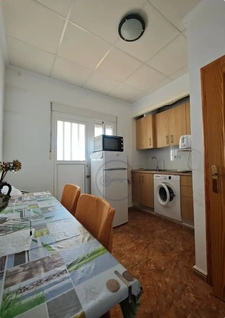 Cuina de Casa adosada en venda en Los Alcázares amb Aire condicionat, Terrassa i Moblat