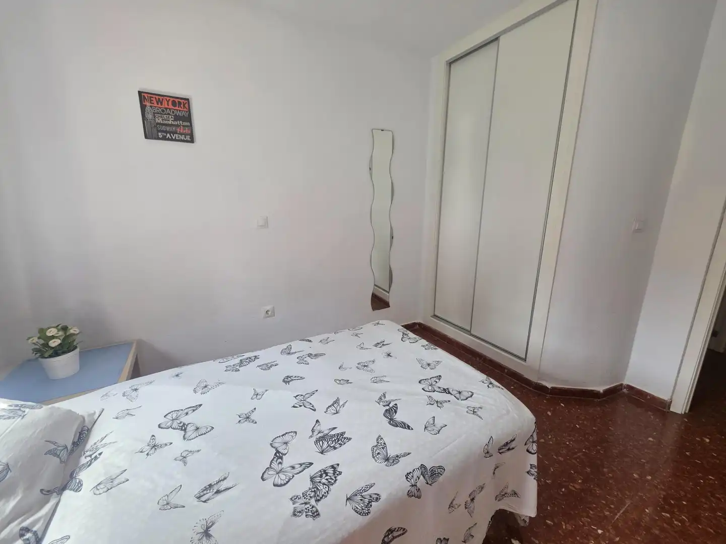 Habitación de Casa adosada de alquiler en Vélez-Málaga con Jardín privado, Terraza y Amueblado