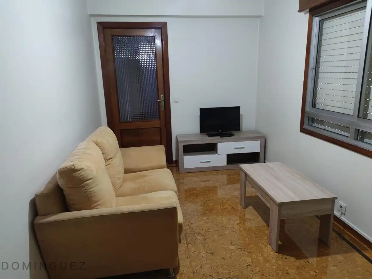 Sala d'estar de Pis de lloguer en Vigo  amb Calefacció i Moblat
