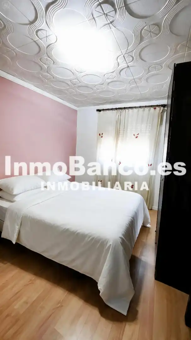 Dormitori de Casa o xalet en venda en Chiva amb Jardí privat i Terrassa
