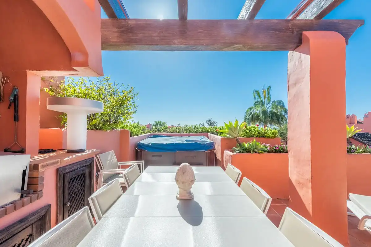 Penthouse with pool for sale in Selwo, imagen 10