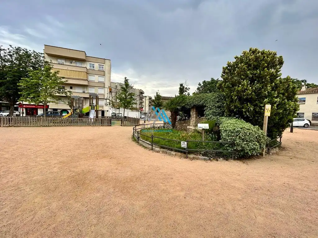 Außenansicht von Wohnung zum Verkauf in Santa Cristina d'Aro mit Heizung und Terrasse