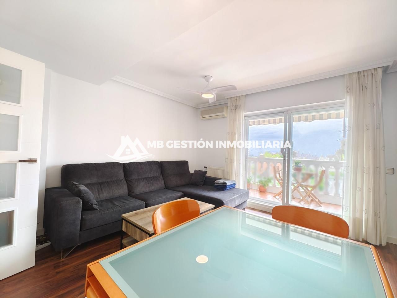 Sala d'estar de Dúplex en venda en Fuenlabrada amb Aire condicionat, Calefacció i Parquet