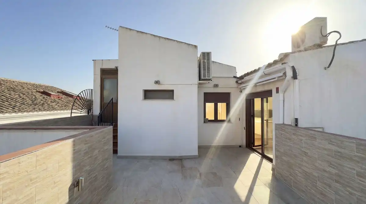 Außenansicht von Maisonette zum Verkauf in Ronda mit Klimaanlage, Terrasse und Alarm