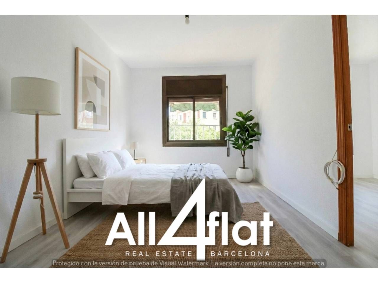 Bedroom of Flat for sale in L'Hospitalet de Llobregat  with Parquet flooring and Alarm