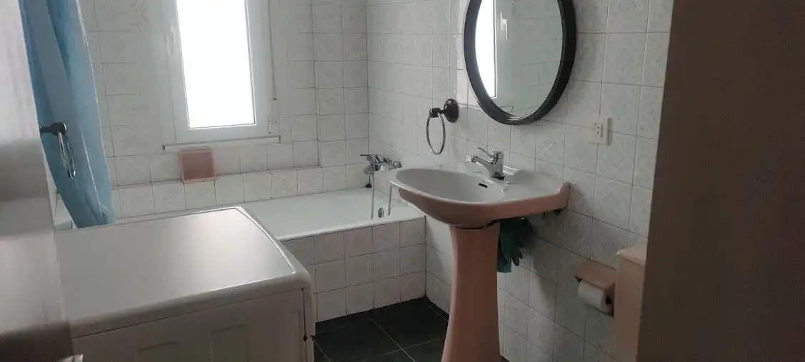 Bany de Pis en venda en Gijón  amb Parquet