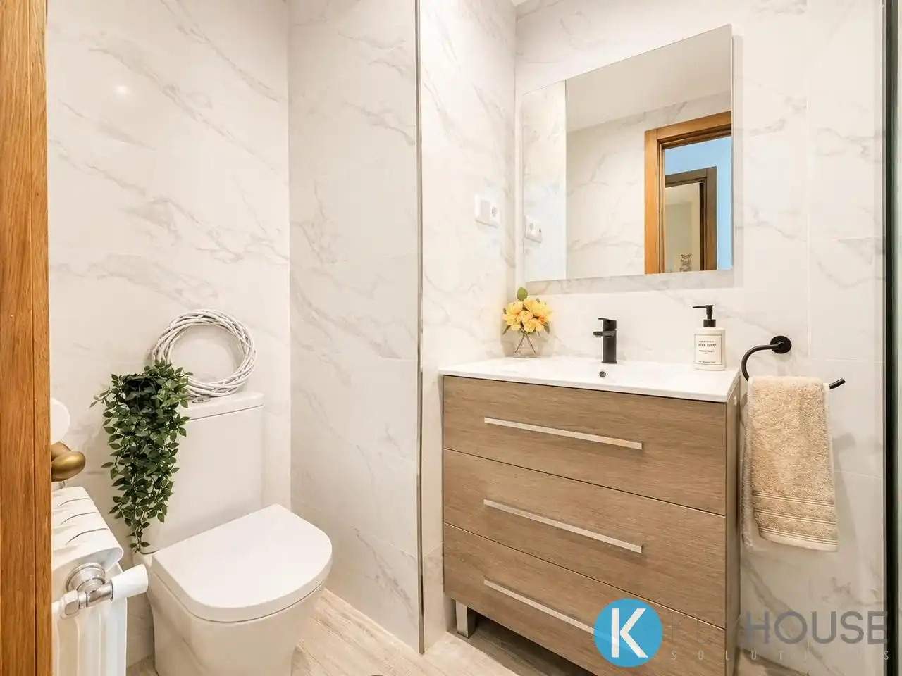 Bathroom of Flat for sale in San Fernando de Henares  with Air Conditioner, Heating and Terrace