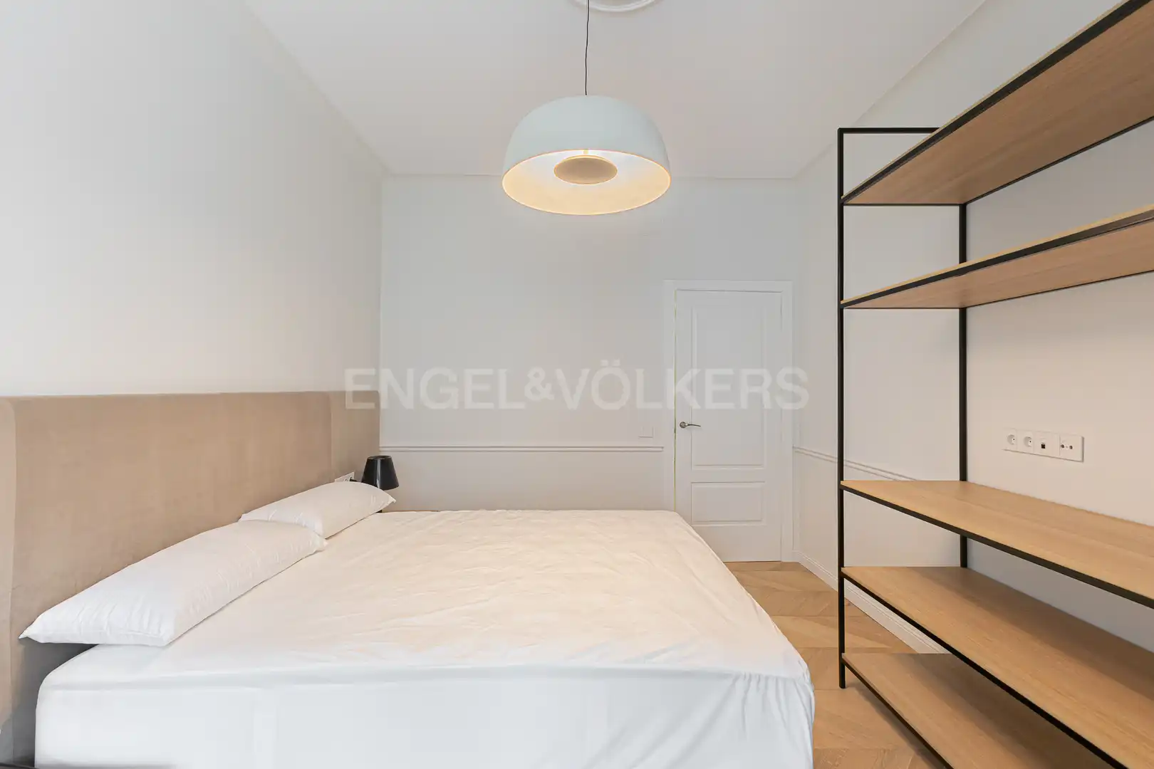 Bedroom of Flat for rent in Barcelona  with Air Conditioner, Heating and Parquet flooring