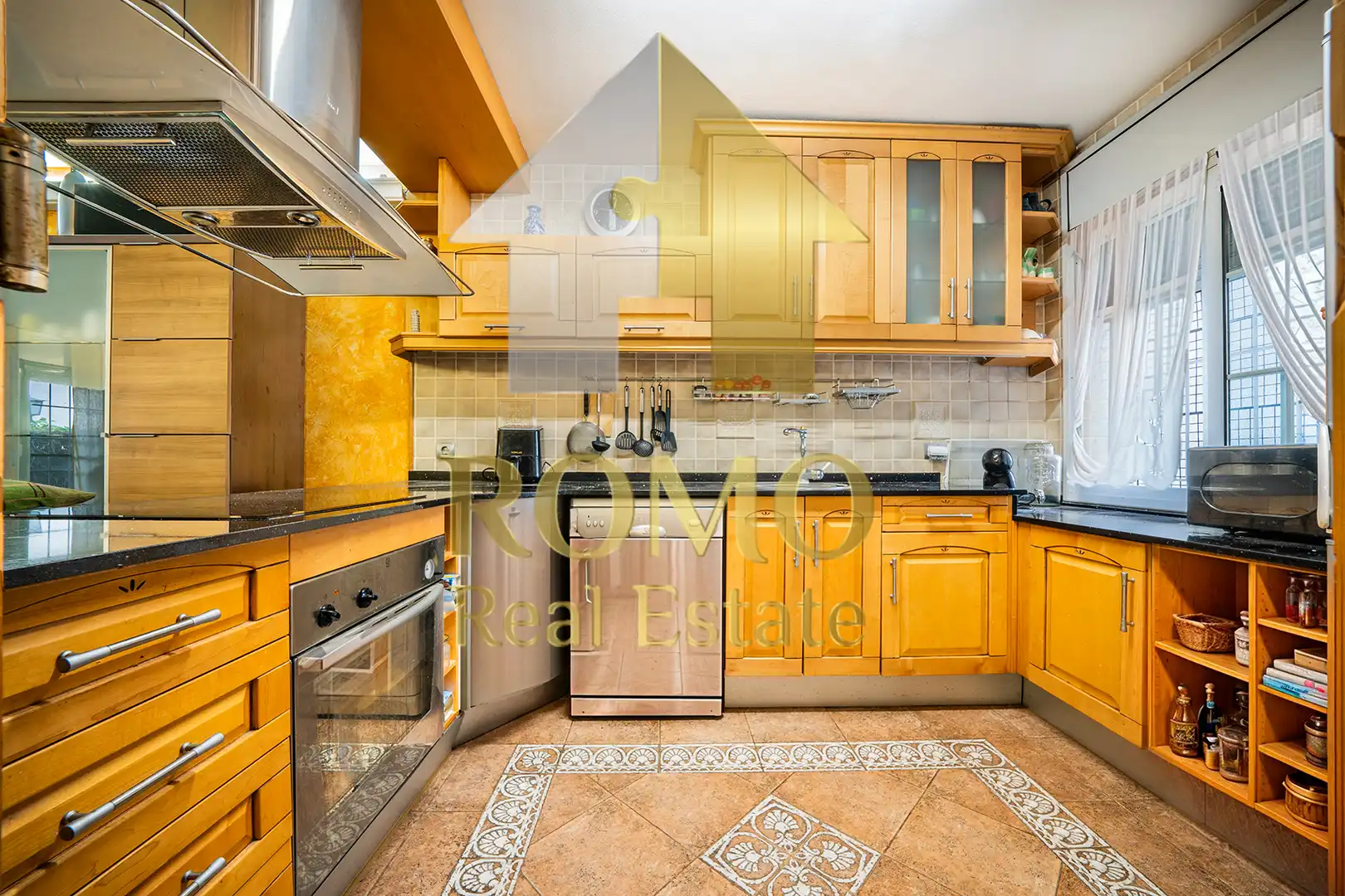 Casa adosada en venta en Avinguda U, Santa Perpètua de Mogoda
