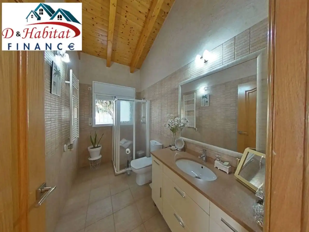 Bathroom of Houses for sale in Rubí  with Air Conditioner, Heating and Parquet flooring