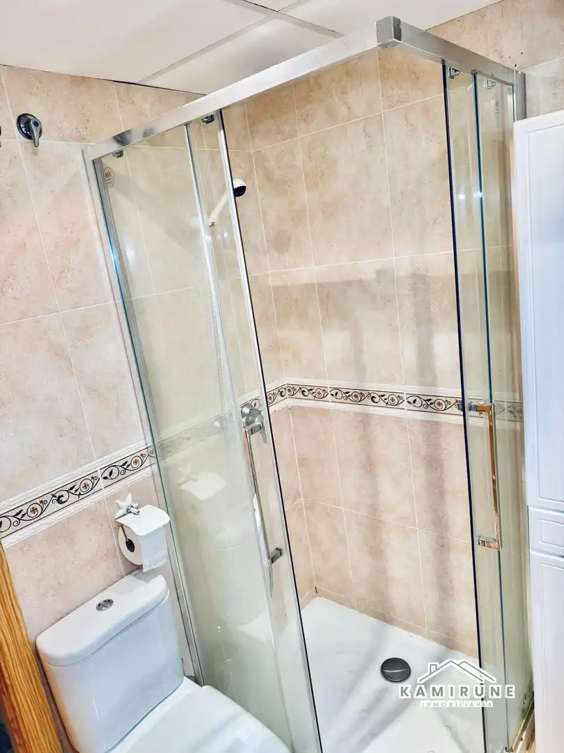Badezimmer von Wohnung zum Verkauf in Málaga mit Klimaanlage, Heizung und Terrasse