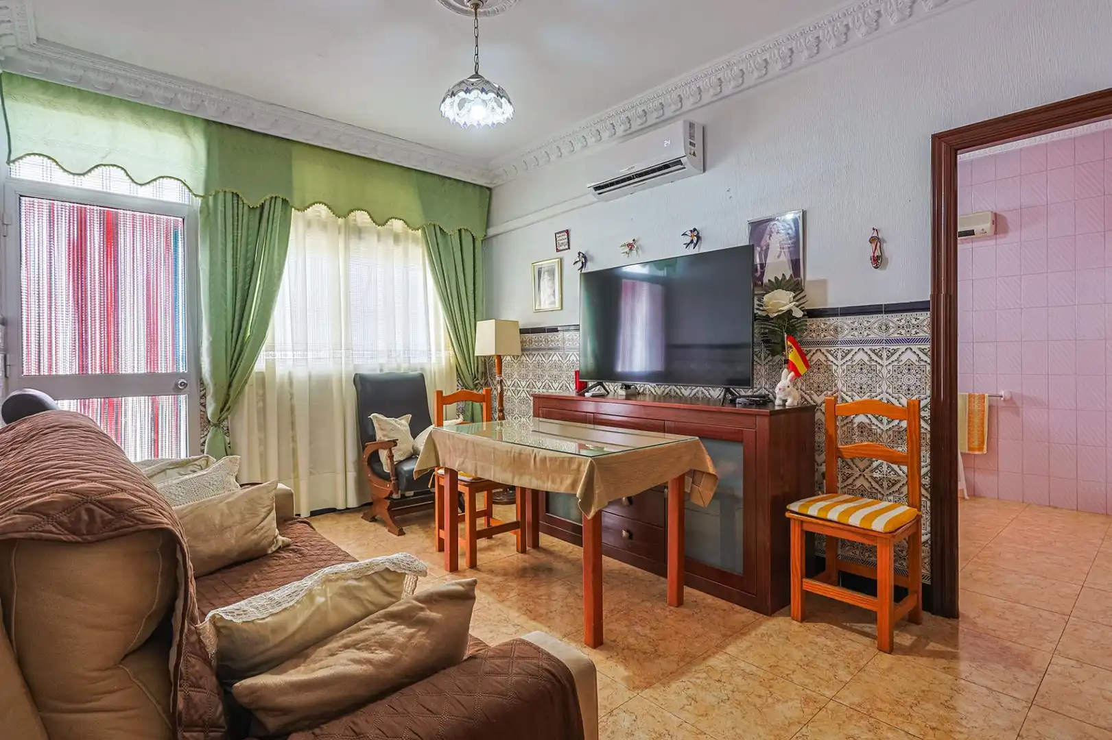 Sala de estar de Casa o chalet en venta en Sevilla con Aire acondicionado y Terraza