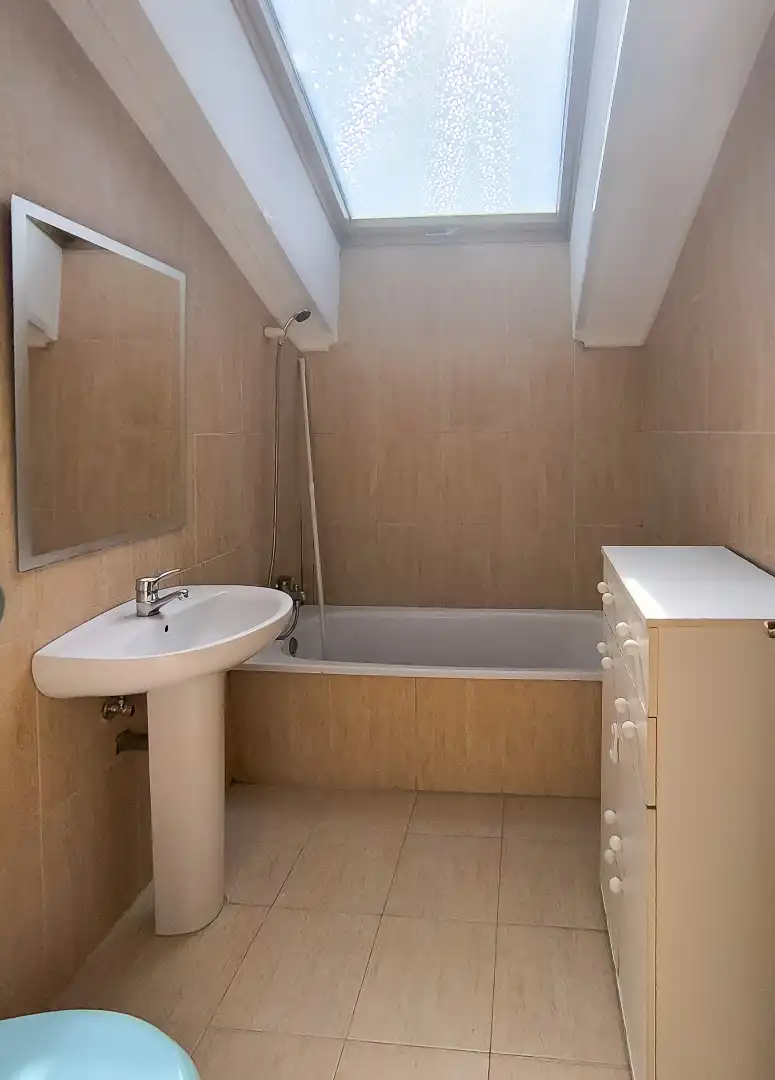 Baño de Ático en venta en El Astillero   con Calefacción y Terraza