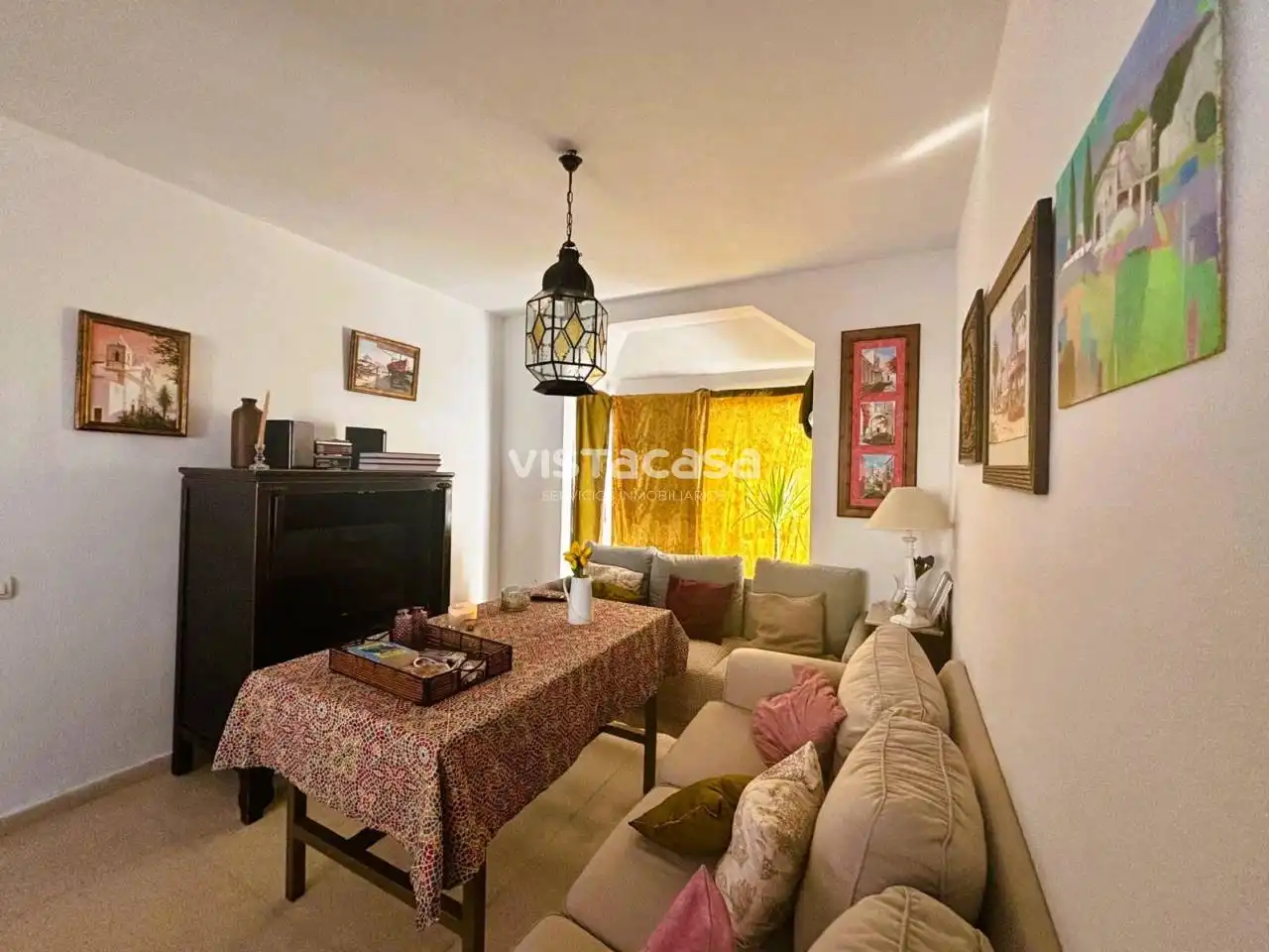 Sala d'estar de Casa adosada en venda en Mairena del Alcor amb Aire condicionat, Calefacció i Jardí privat