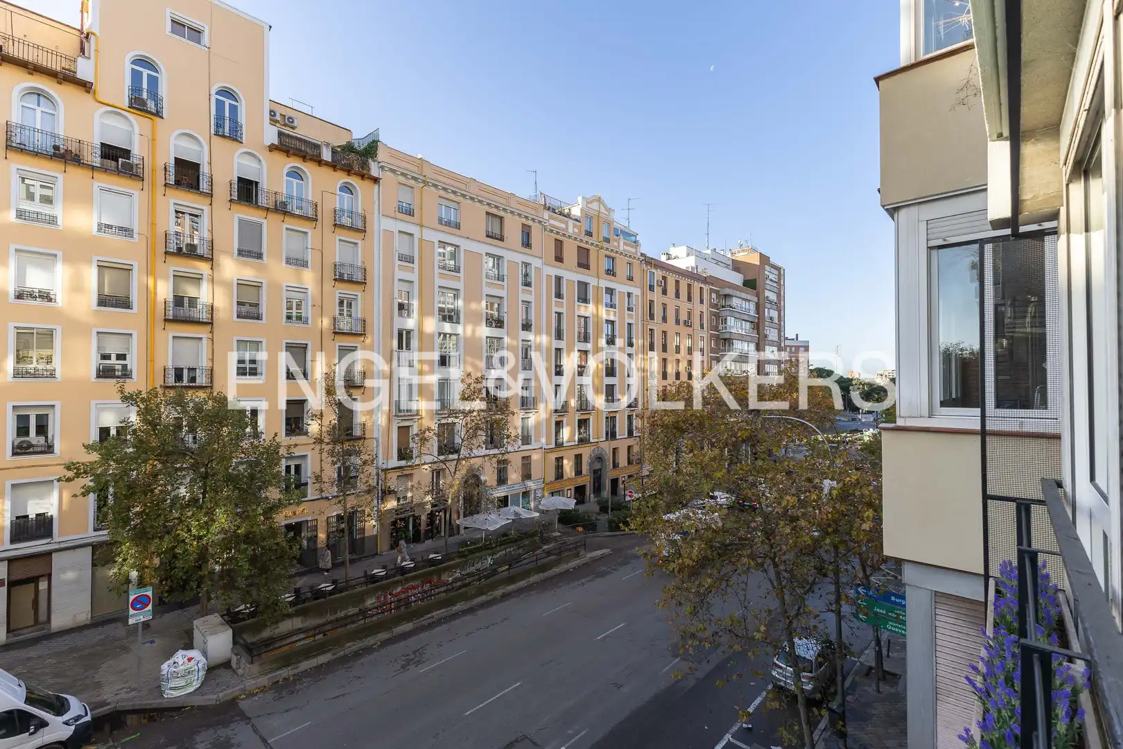 Vista exterior de Pis en venda en Madrid amb Aire condicionat i Calefacció