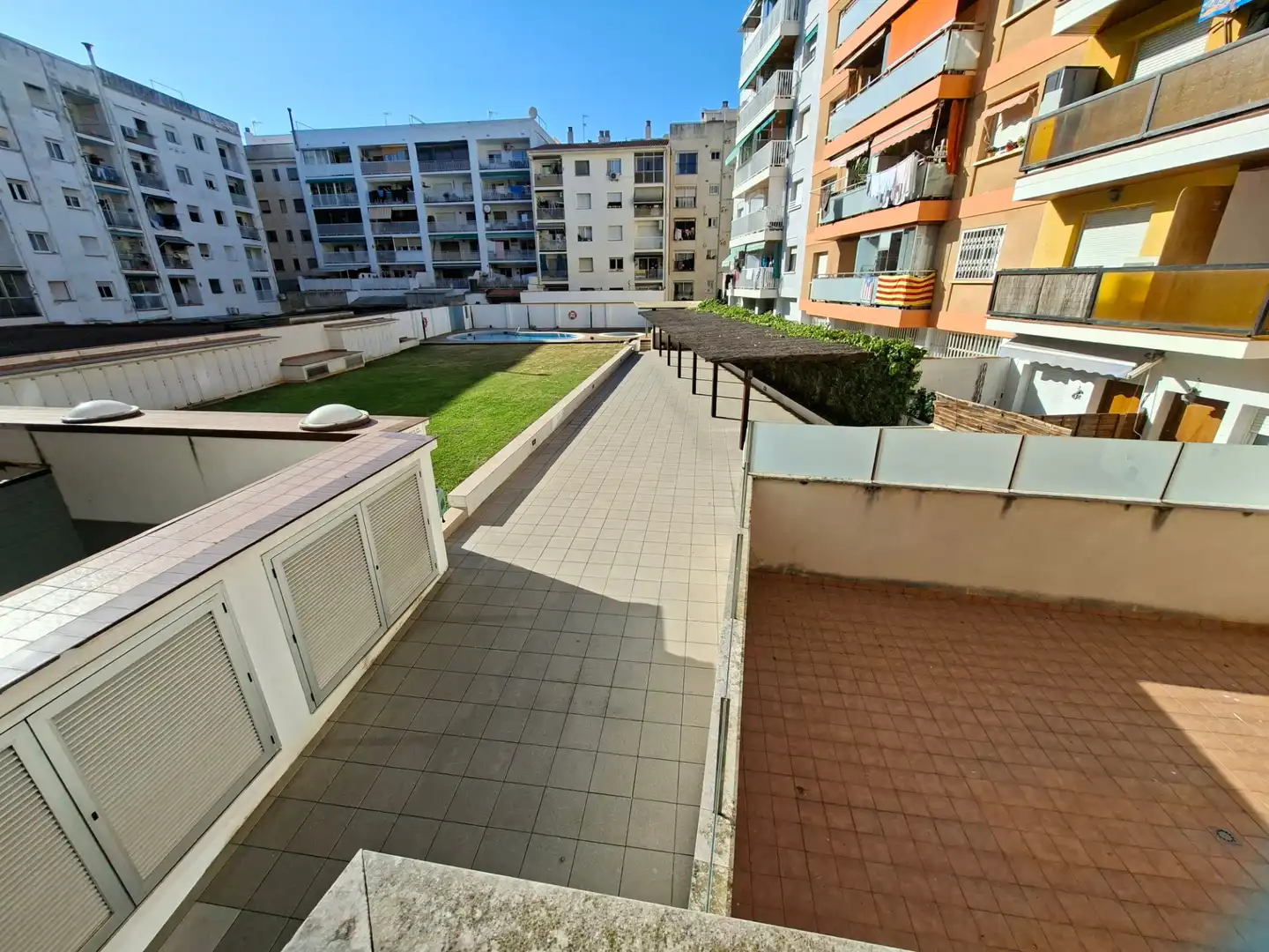 Local commercial à louer à Passeig Marítim, imagen 2