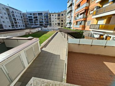 Local comercial de lloguer a Passeig Marítim