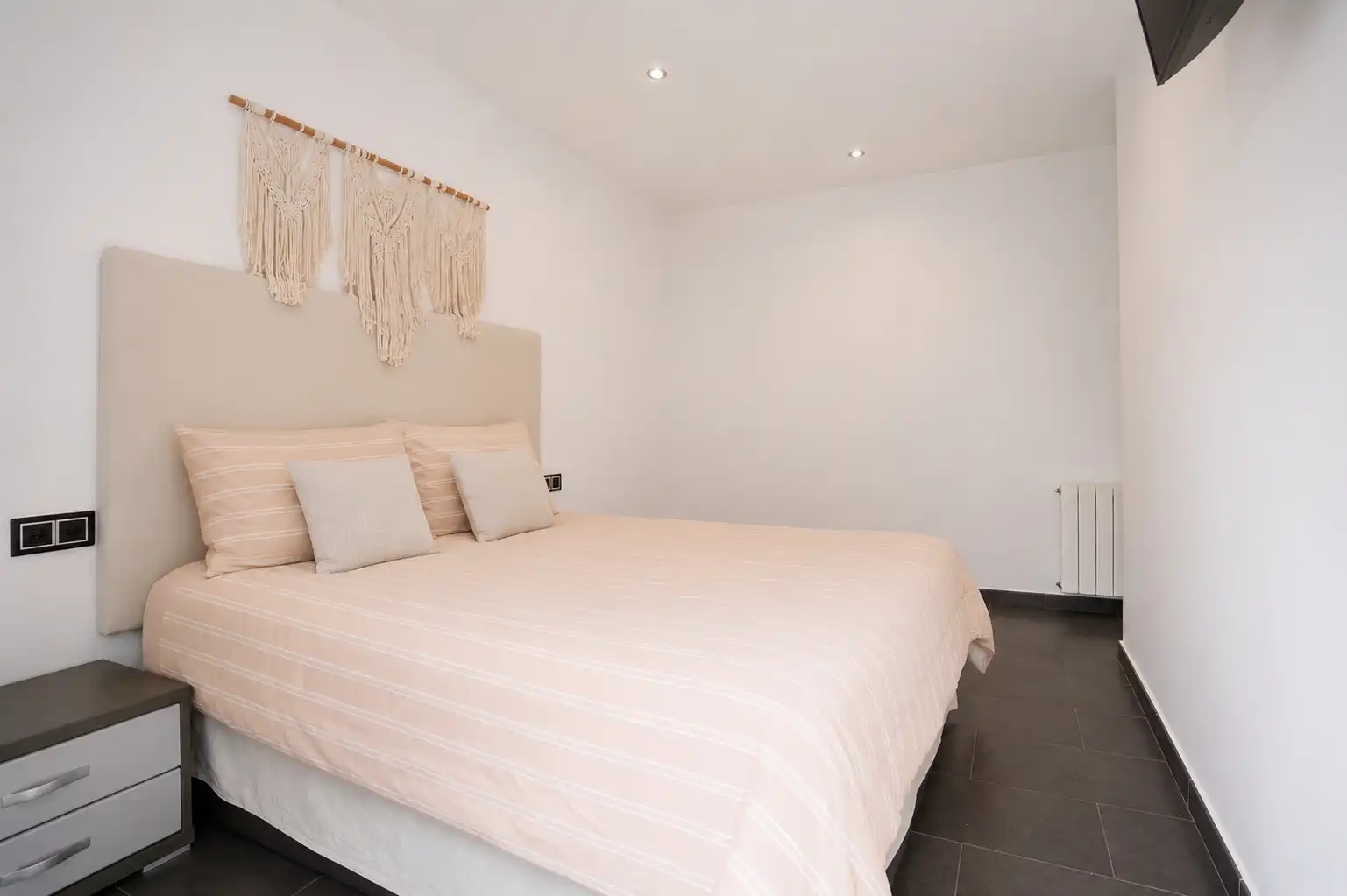 Bedroom of Flat for sale in El Vendrell  with Air Conditioner, Heating and Terrace