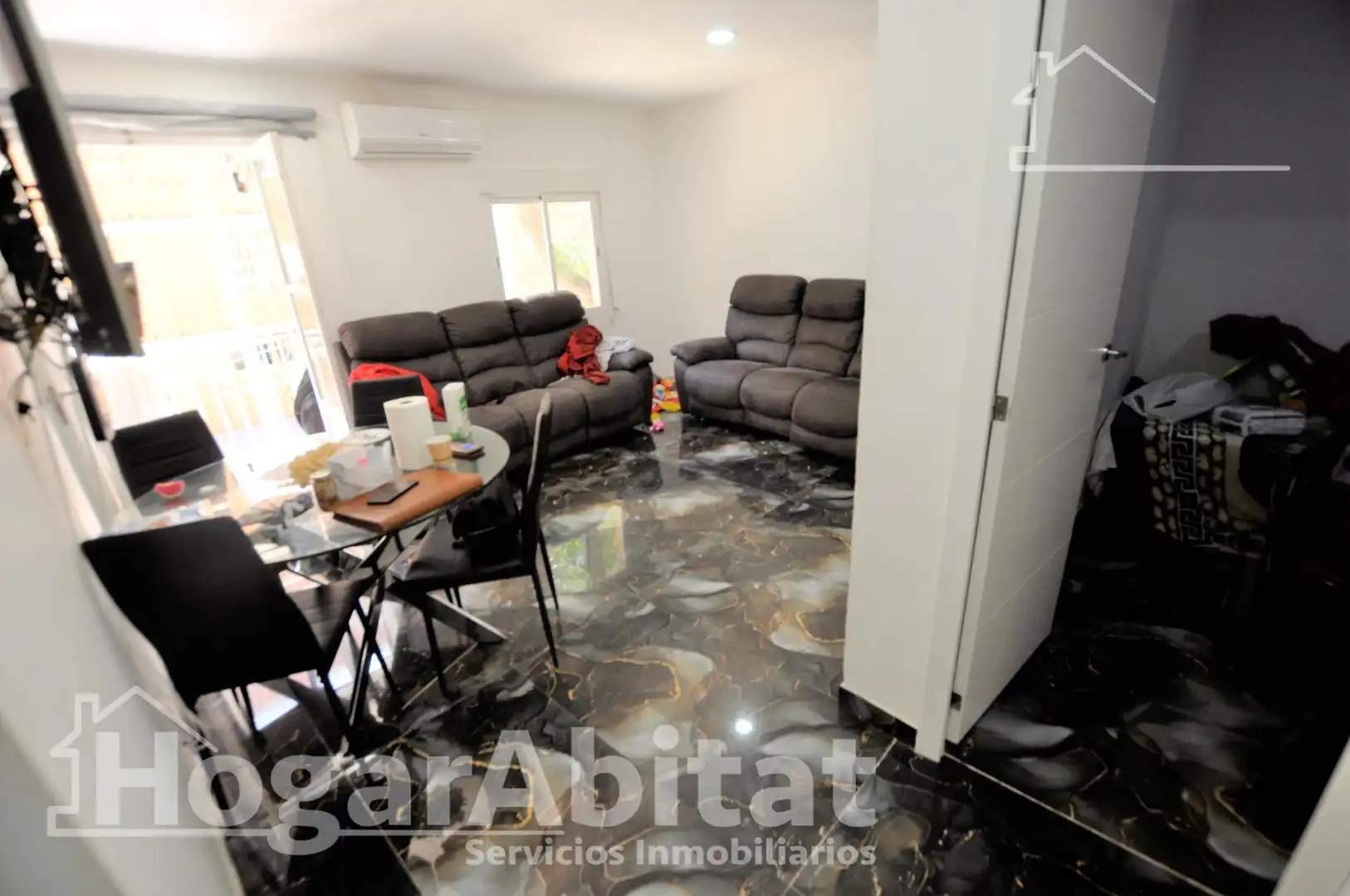 Wohnzimmer von Wohnung zum Verkauf in Valencia mit Klimaanlage, Heizung und Balkon