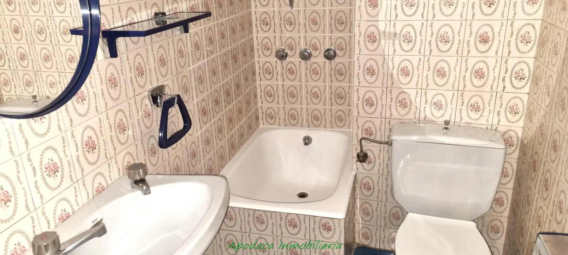 Bathroom of Flat for rent in Bilbao   with Heating, Terrace and Furnished