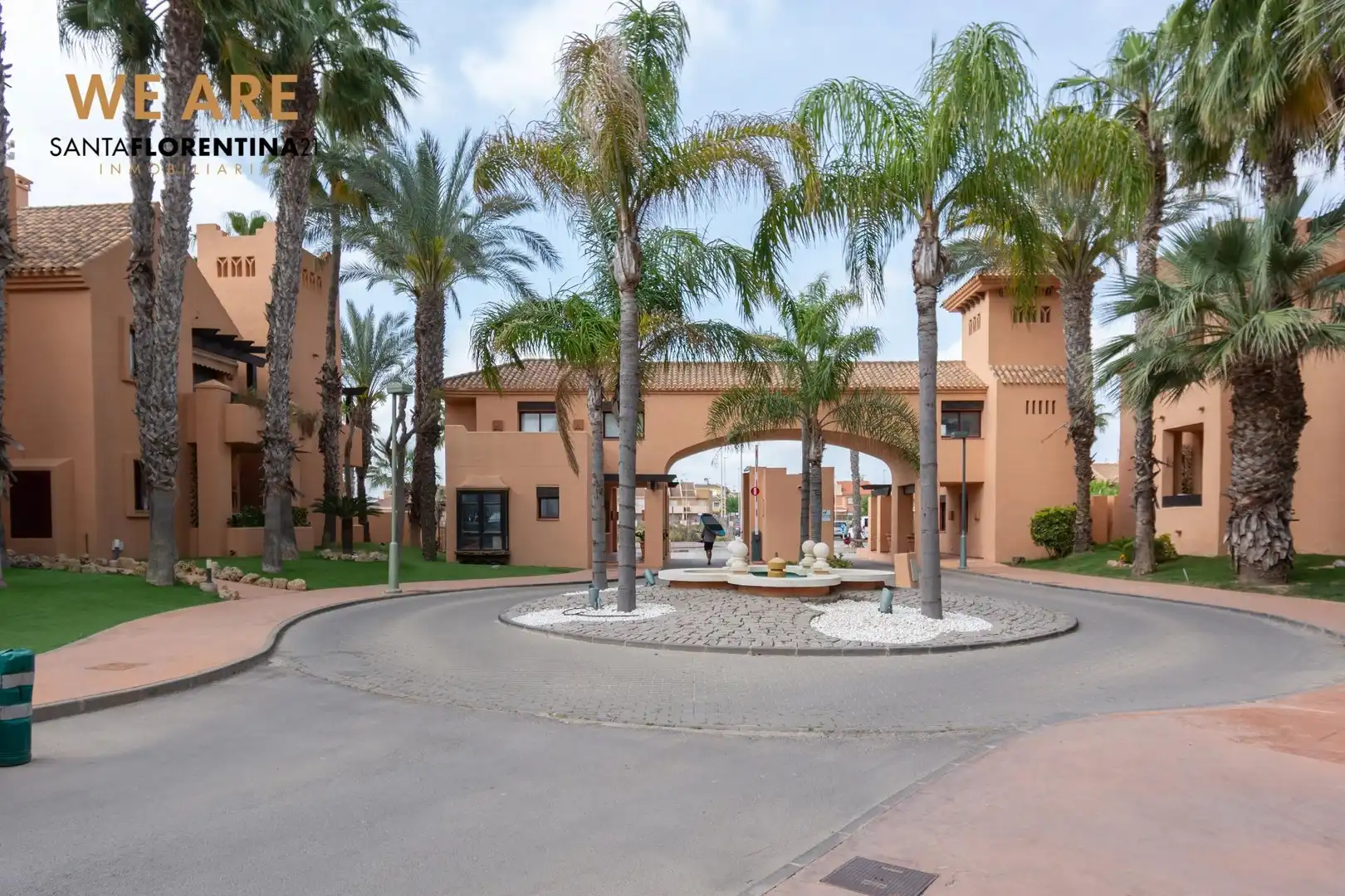 Vista exterior de Àtic en venda en Los Alcázares amb Aire condicionat, Jardí privat i Terrassa