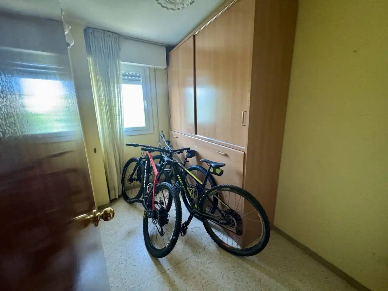 Habitación de Piso en venta en Cerdanyola del Vallès con Calefacción y Terraza