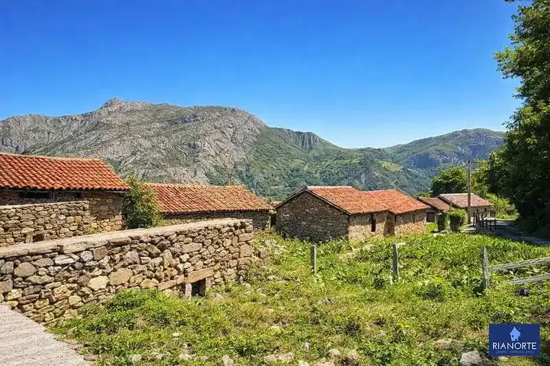 Vista exterior de Casa o chalet en venta en Teverga